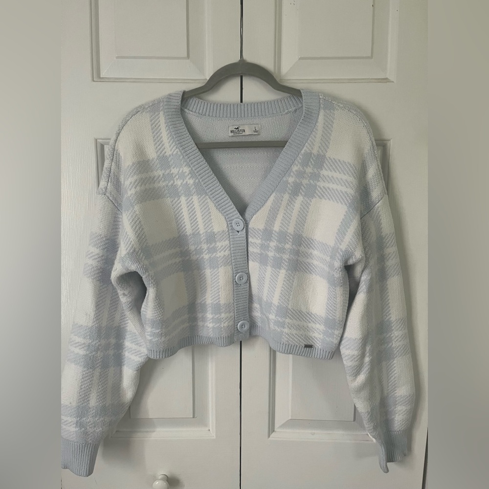 Crop V neck sweater worn once